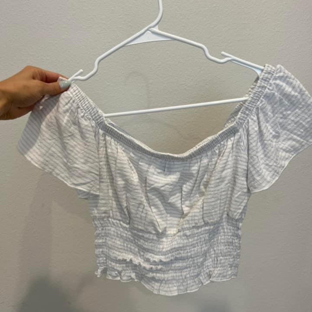 Forever21 crop - never worn. Size small